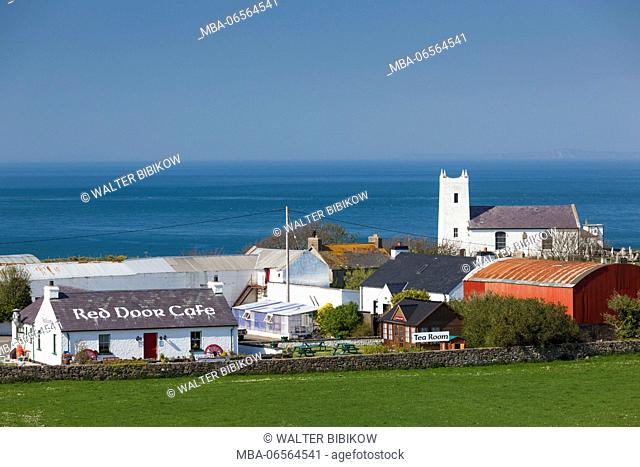 UK, Northern Ireland, County Antrim, Ballintoy, elevated town view
