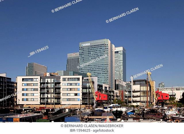 Office buildings and residential houses in Canary Wharf, the new financial district of London in the Docklands, with the headquarters of Citigroup, HSBC Bank