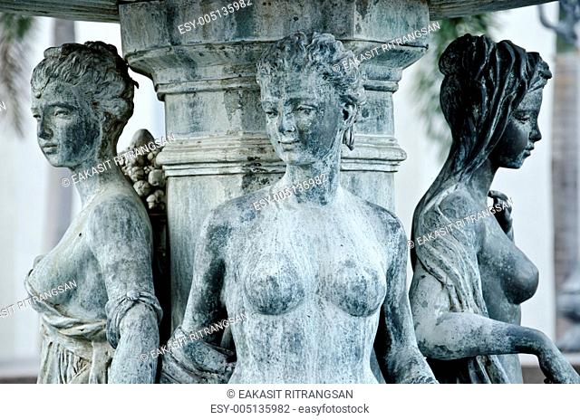 Three women sculpture in ancient Greek pattern