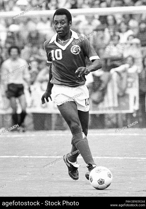 PELE died at the age of 82 after a long illness. ARCHIVE PHOTO: Football: PELE, in the jersey of Cosmos New York, single action, frontal