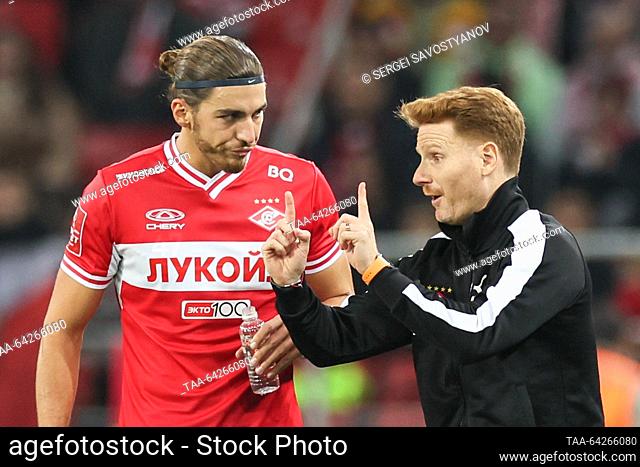 RUSSIA, MOSCOW - NOVEMBER 1, 2023: Spartak's head coach Guillermo Abascal (R) instructs Srdjan Babic in a 2023/24 Russian Football Cup Group D match between...