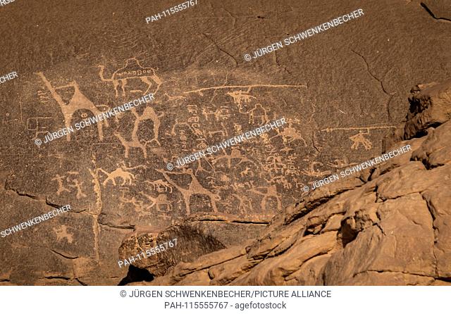 In the Wadi Rum desert you can find rock paintings from prehistoric times in many places. The ancient cultures used the rock formations of sandstone and granite