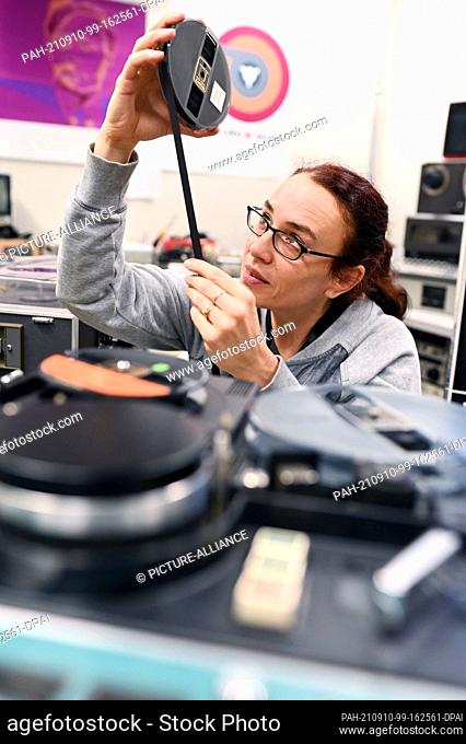PRODUCTION - 20 August 2021, Baden-Wuerttemberg, Karlsruhe: Dorcas Müller, head of the Laboratory for Antiquated Video Systems at the Center for Art and Media...