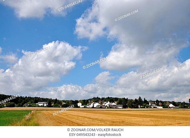 Felder, Dietzenbach, feld, wiese, kulturlandschaft, satdt, ort, ortschaft, stadtrand, hessen, deutschland, hexenberg, sommer, himmel, wolke, wolken