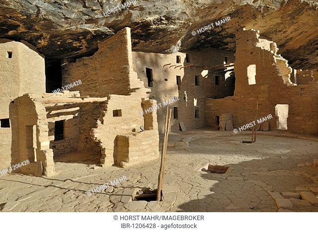 Historic habitation and cult site of the Ancestral Puebloans, Spruce Tree House, detail, in evening light, about 1200 AD, Mesa Verde National Park, Colorado