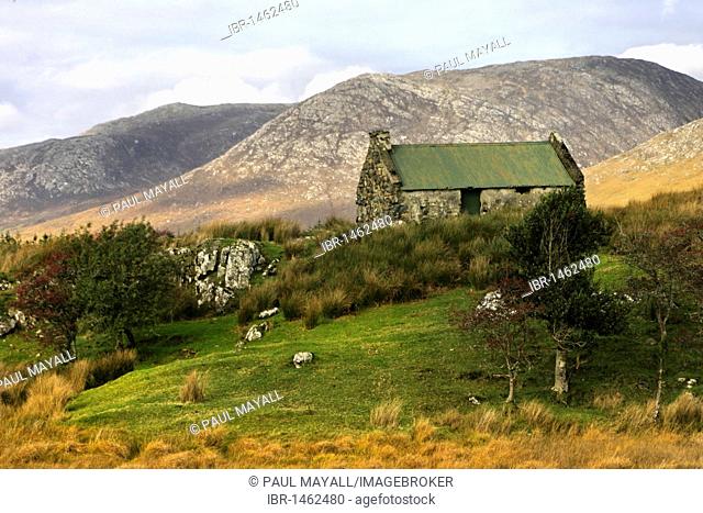 Connemara landscape, cottage, County Galway, Republic of Ireland, Europe