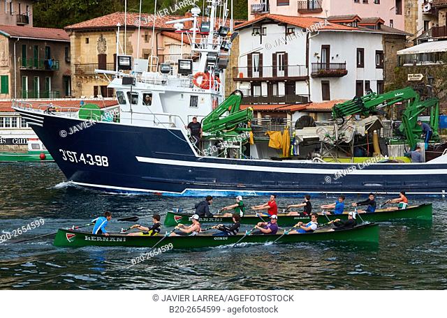 Rowers. Fishing boat. Pasajes de San Juan, Pasai Donibane, Pasaia, Gipuzkoa, Basque Country, Spain, Europe