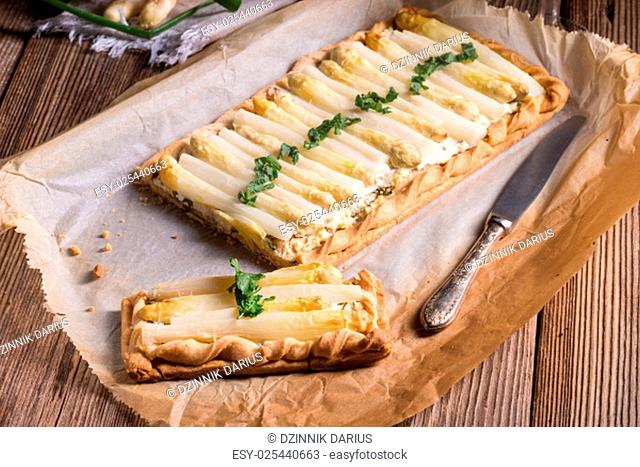 asparagus tart with feta cheese