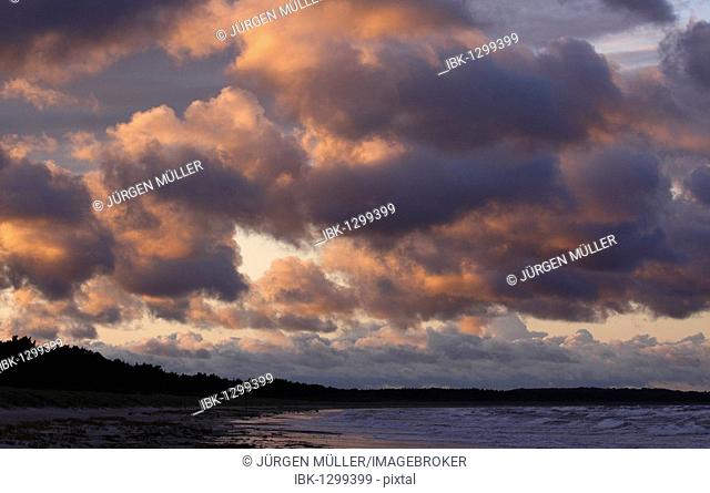 Baltic Sea just before sunset, Ruegen island, Mecklenburg-Western Pomerania, Germany, Europe