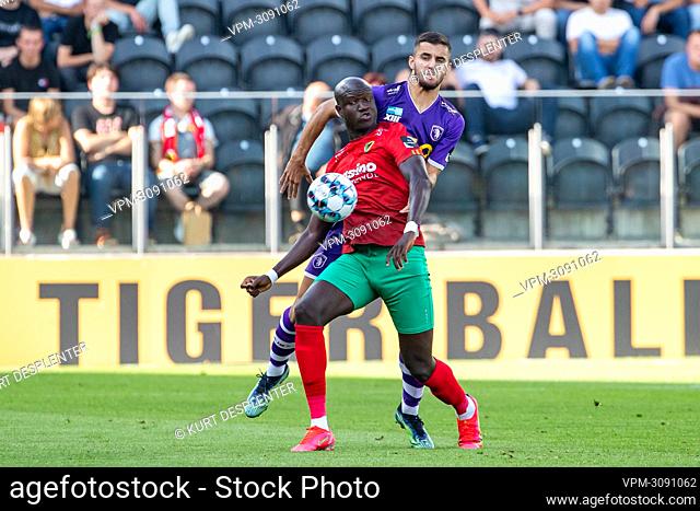 Oostende's Makhtar Gueye and Beerschot's Apostolos Konstantopoulos fight for the ball during a soccer match between KV Oostende and Beerschot