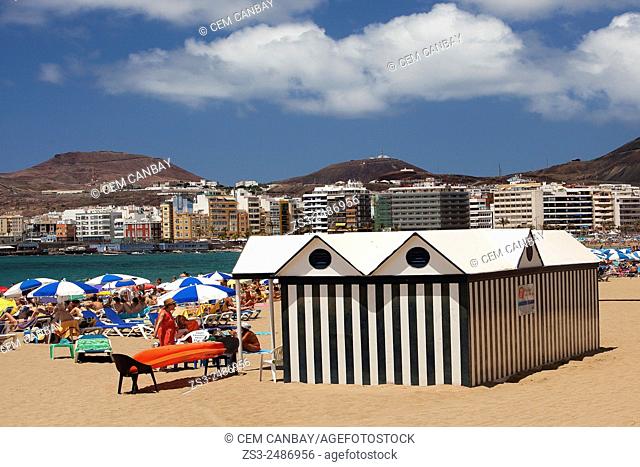Scene from the Playa de las Canteras beach, Las Palmas de Gran Canaria, Canary Islands, Spain, Europe