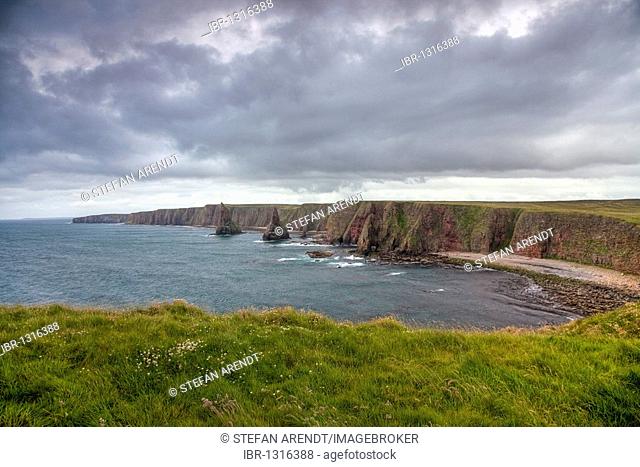 Stacks of Duncansby on the Scottish North Sea, Scotland, United Kingdom, Europe