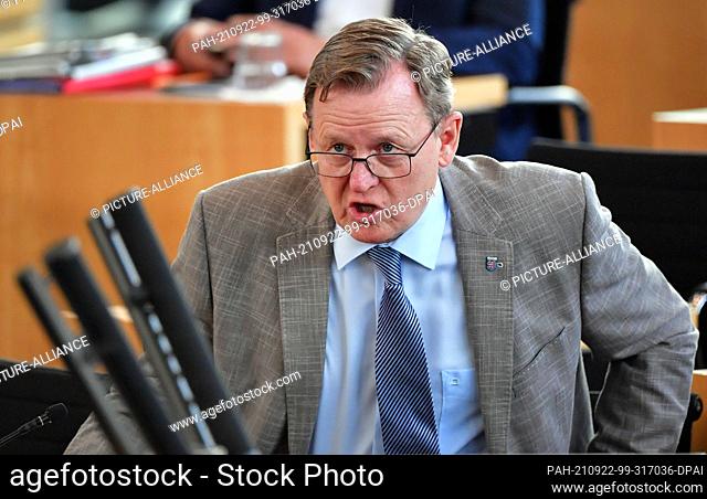 22 September 2021, Thuringia, Erfurt: Bodo Ramelow (Die Linke), Prime Minister of Thuringia, reacts to a speech in the plenary hall of the Thuringian state...