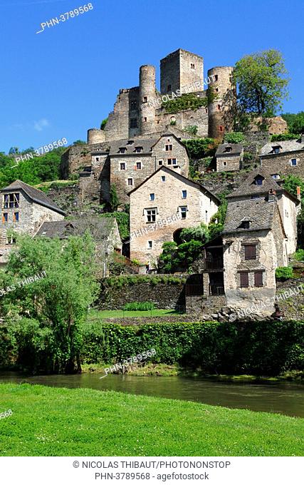 France, Occitanie, Aveyron department (12), Belcastel (most beautiful village of France) and Aveyron river