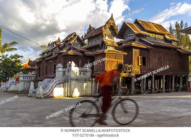 Myanmar (ex Birmanie). Nyaung Shwe. Shan state. The Shwe Yan Pyay monastery (Or 'The palace of the mirrors') designed in wood in 1907 near Inle Lake