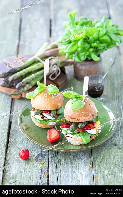 Asparagus strawberry sandwich with egg and balsamic