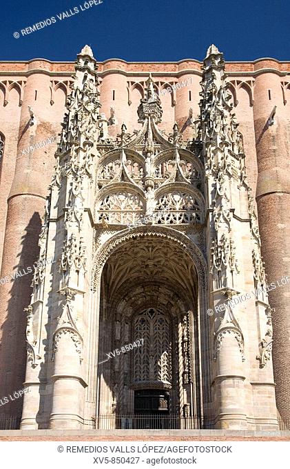 France, Midi Pyrenees, Tarn, Albi Sainte Cécile cathedral, gothic style, main entry Characterized by a strong contrast between its austere