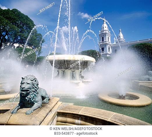 Puerto Rico. Ponce. Degetau Plaza: fountain and cathedral