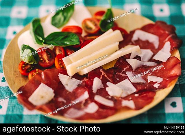 italian food, bresaola with cheese