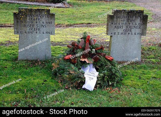 Soldatengräber auf dem Friedhof in Wöbbel