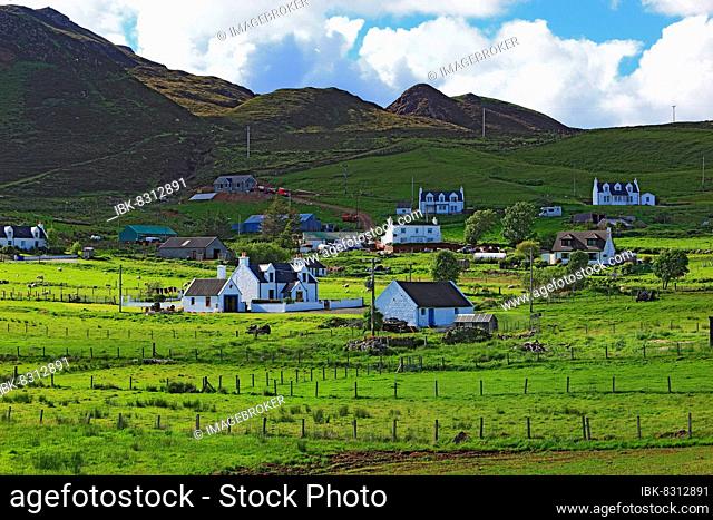 Inner Hebrides, Isle of Skye, Trotternish Peninsula, houses and landscape near Staffin, Scotland, Great Britain