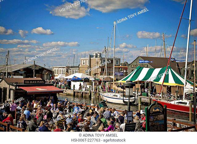 United States of America. New England. Rhode Island. Newport. The Black Pearl restaurant at Bannister's Wharf