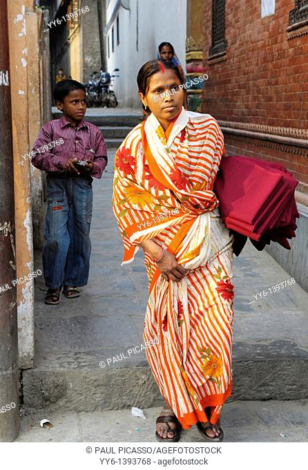 hindu nepalese women in traditional dress , the nepalis , life in kathmandu , kathmandu street life , nepal