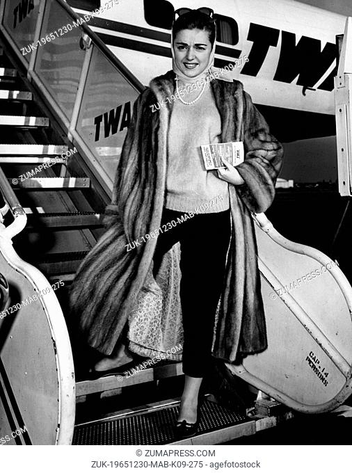 Dec. 30, 1965 - New York, NY, U.S. - Songbird ANNA MARIA ALBERGHETTI is shown as she arrived in New York this morning via TWA from Los Angeles for a television...