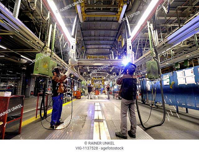 GERMANY, DUESSELDORF, 04.03.2009, Production line of Mercedes-Benz Sprinter in the Duesseldorf factory of Daimler AG. O.p.s