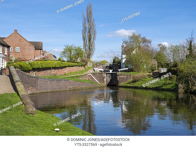Canal lock on the Stourbridge canal near Stourbridge, West Midlands, England, Europe