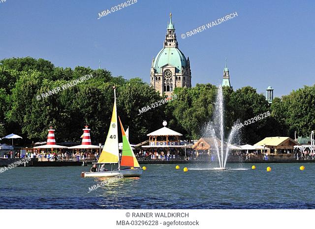 Hannover, Lower Saxony, Maschsee, Maschseeufer, city hall, sailboats