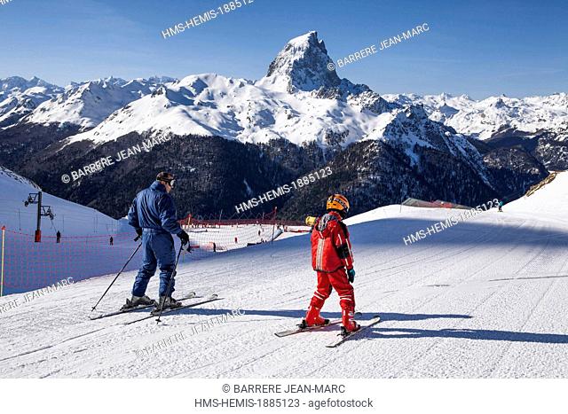 France, Pyrenees Atlantiques, Fabreges, Artouste ski resort, The Pic du Midi d'Ossau in the backround