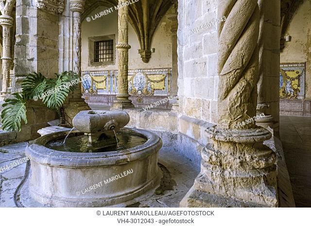 Paio Guterres Fountain in the Silence Cloister of Santa Cruz Monastery, Sofia Area, Coimbra, Baixo Mondego, Centro Region, Portugal, Europe