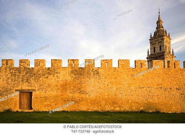 Muralla y Catedral del Burgo de Osma, Soria, España