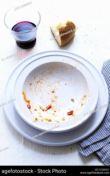 An empty plate of spaghetti alâ€™amatriciana