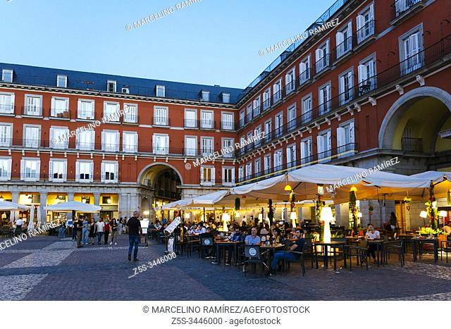 Historic town square, Plaza Mayor, at evening. Madrid, Comunidad de Madrid, Spain, Europe