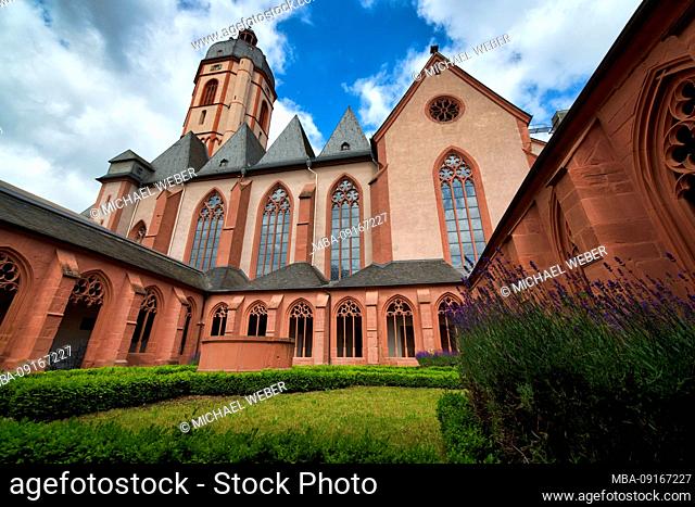 Gothic cloister of the parish church Sankt Stephan, Mainz, Rhineland-Palatinate, Germany