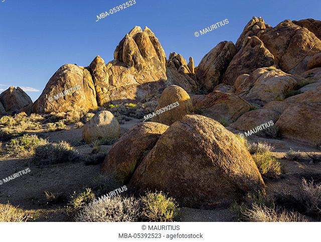 Alabama Hills, near Lone Pine, Sierra Nevada, California, USA