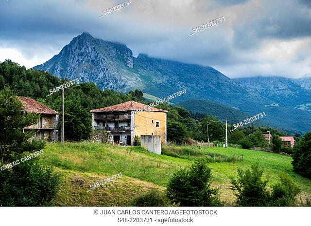 San Vicente peak. Ramales de la Victoria. Cantabria. Spain. Europe