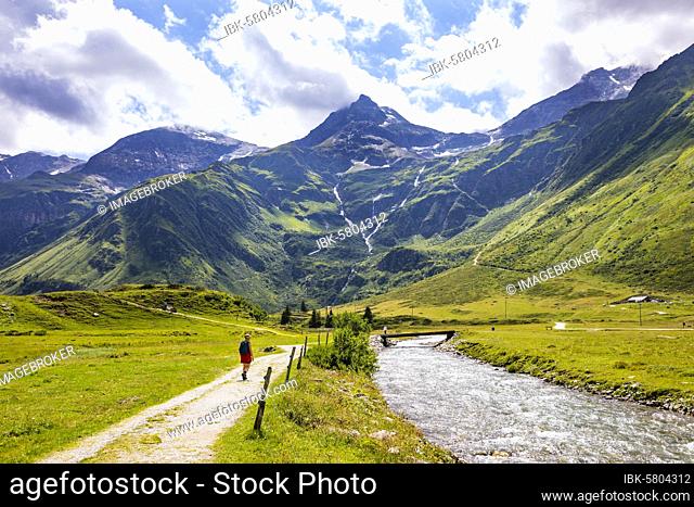 Hiking trail in the Nassfeld Valley, Nassfeld, Sportgstein, Gastein Valley, Hohe Tauern, Bad Gastein, Province of Salzburg, Austria, Europe