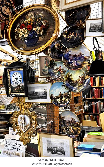 Germany, Bavaria, Munich, Auer Dult Market, Painted plates and other paraphernalia