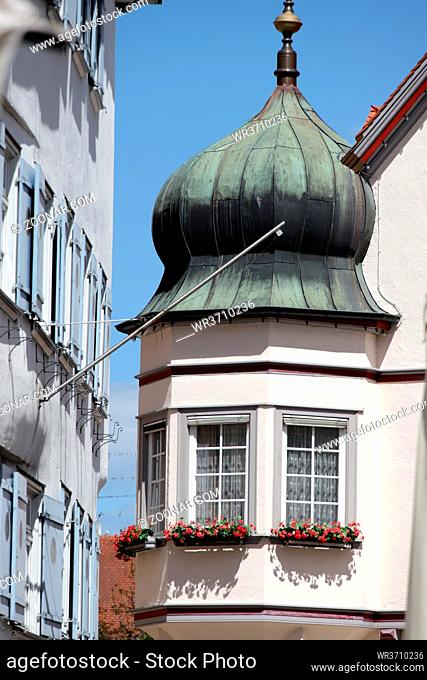 Erker mit Zwiebeldach in der historischen Altstadt, Biberach, Baden-Württemberg, Deutschland