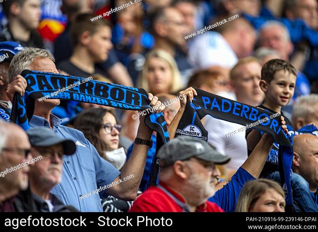 12 September 2021, North Rhine-Westphalia, Paderborn: Football, 2. Bundesliga, SC Paderborn 07 - FC Schalke 04, Matchday 6