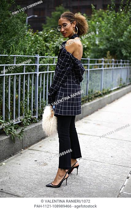 Elaine Welteroth posing on the street during New York Fashion Week - Sept 11, 2018 - Photo: Runway Manhattan ***For Editorial Use Only?*** | usage worldwide