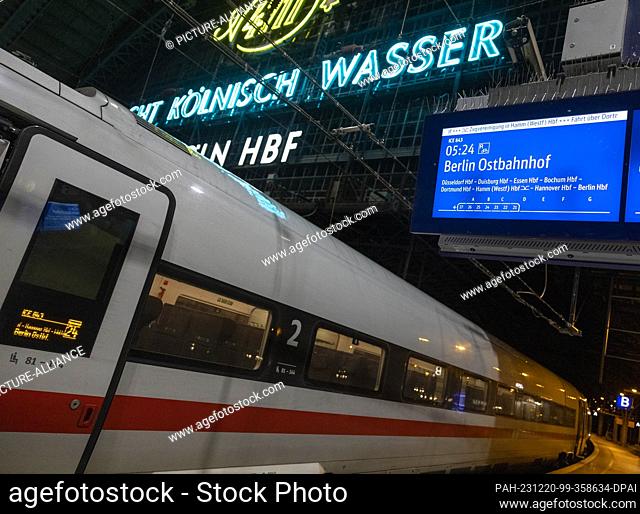20 December 2023, North Rhine-Westphalia, Cologne: An ICE train stands on the platform at Cologne Central Station. In a ballot that ended on Tuesday