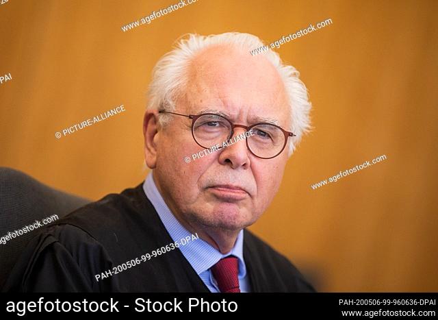 06 May 2020, North Rhine-Westphalia, Essen: Elmar Giemulla, a lawyer representing 40 families, sits in the regional court