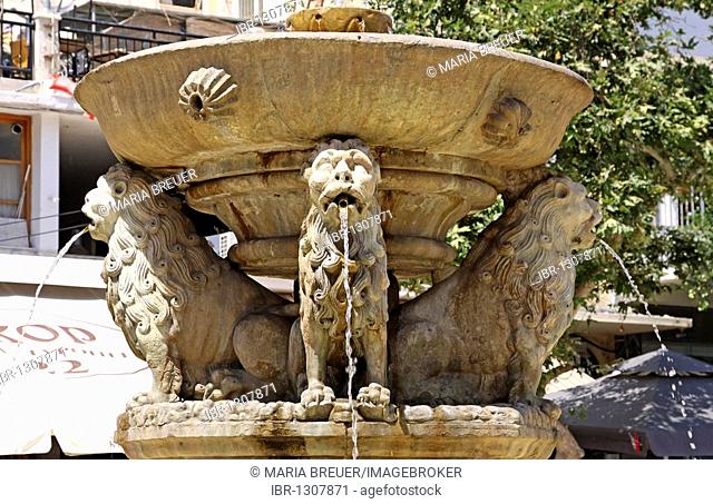 Morosini Fountain, built in 1628, fountain with 8 interconnected basins with statues of Greek mythology, Heraklion or Iraklion, Crete, Greece, Europe