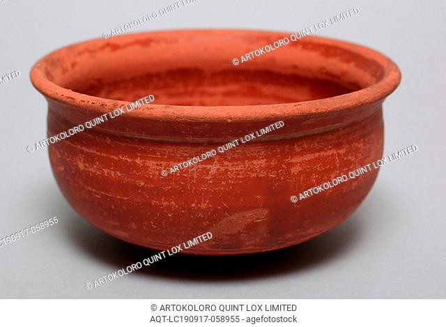 Roman, Bowl, late 3rd - early 4th Century AD, Ceramic, Terra Sigillata, H. 6 cm, diam of rim 12 cm, diam of base 4.2 cm