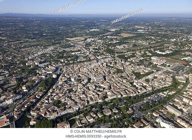 France, Vaucluse, Isle sur Sorgue or L'Isle sur la Sorgue (aerial view)