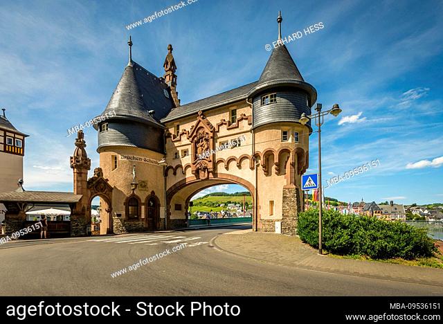 Bridge gate with bridge tavern in Traben-Trarbach, Moselle, south side of the Moselle bridge with Art Nouveau elements, cone-shaped spire, pitched roof
